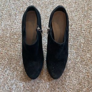 Black Vince Camuto booties